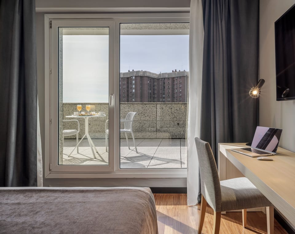 Superior Double Room | Down comforters, in-room safe, desk, laptop workspace