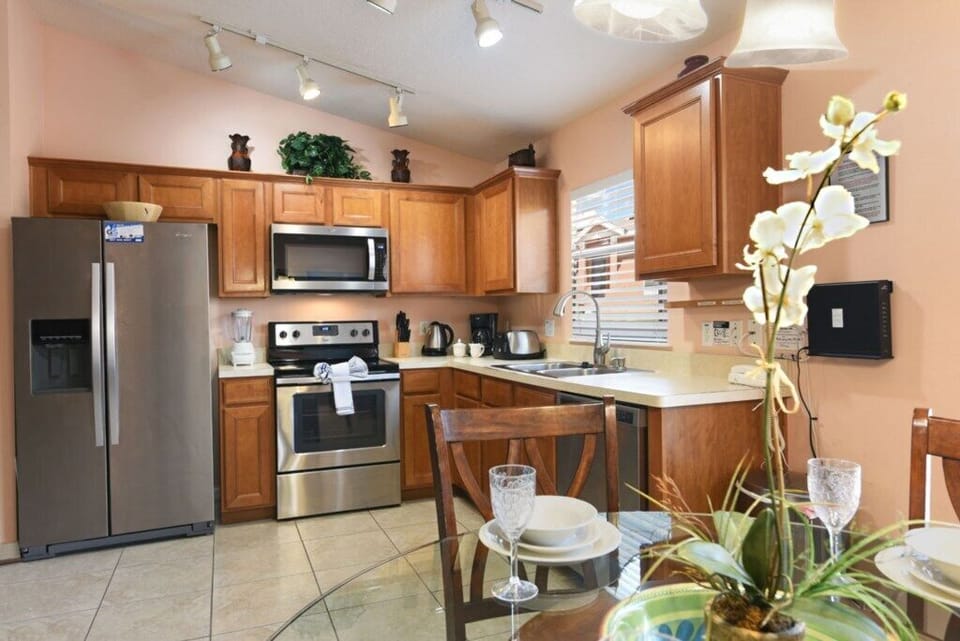 Kitchen 3 1200.jpg