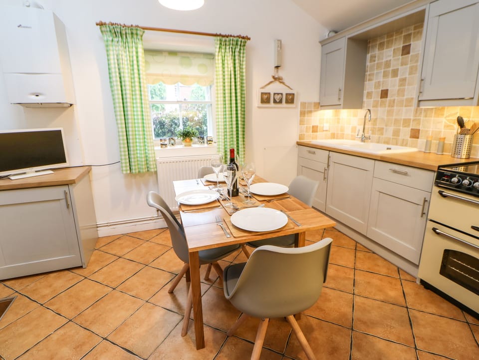 Cottage | Interior