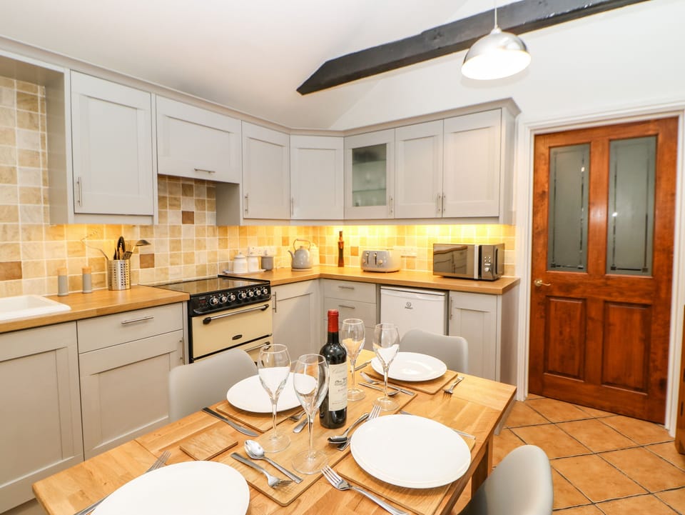 Cottage | Interior