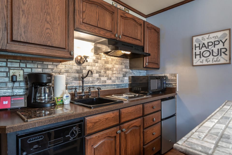 The kitchen has everything you need to make a delicious meal!
