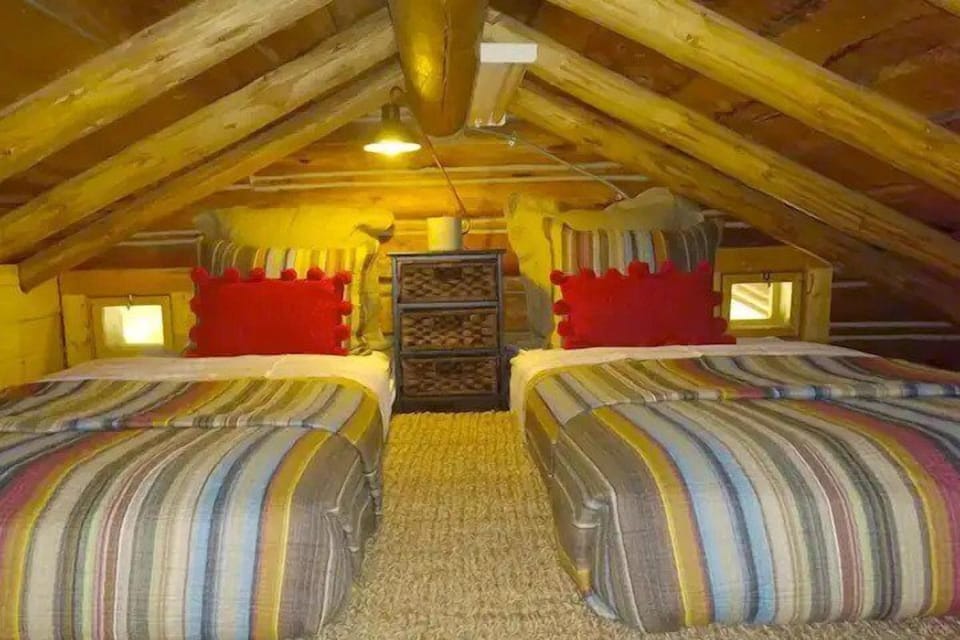 Upper loft space sleeps 2 guests | Upper Level Loft