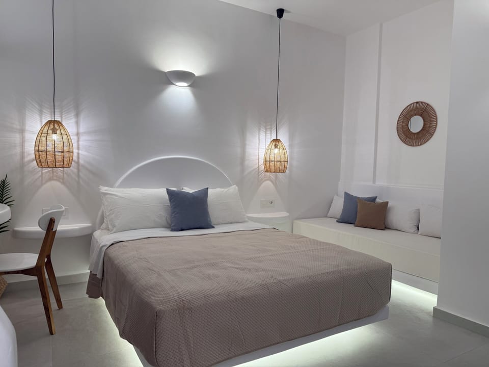 Junior Suite please | Iron/ironing board, free WiFi, bed sheets