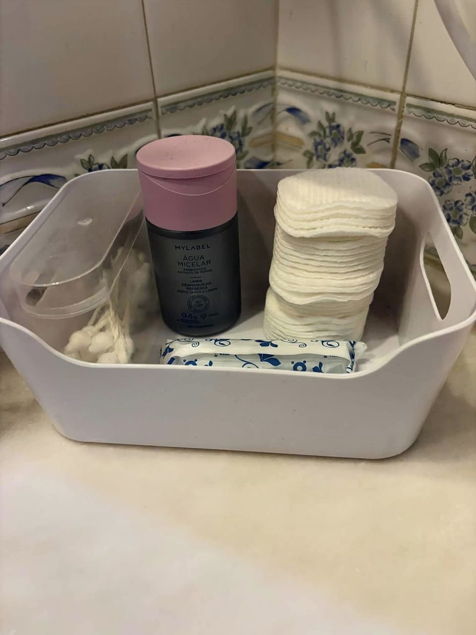 Bathroom amenities