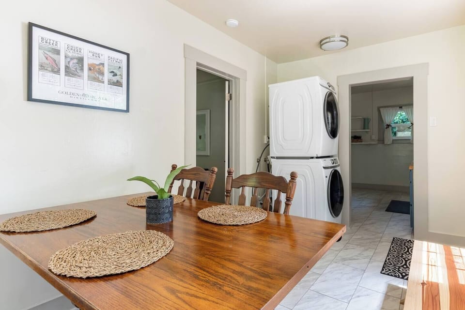 Dining/sun room/laundry room
