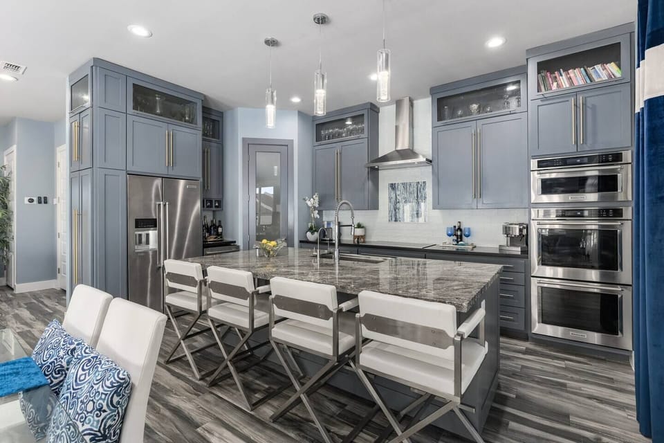 Elegant dining and kitchen with modern finishes