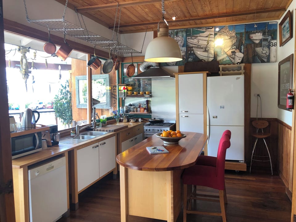 Family Apartment, Harbor View | In-room dining
