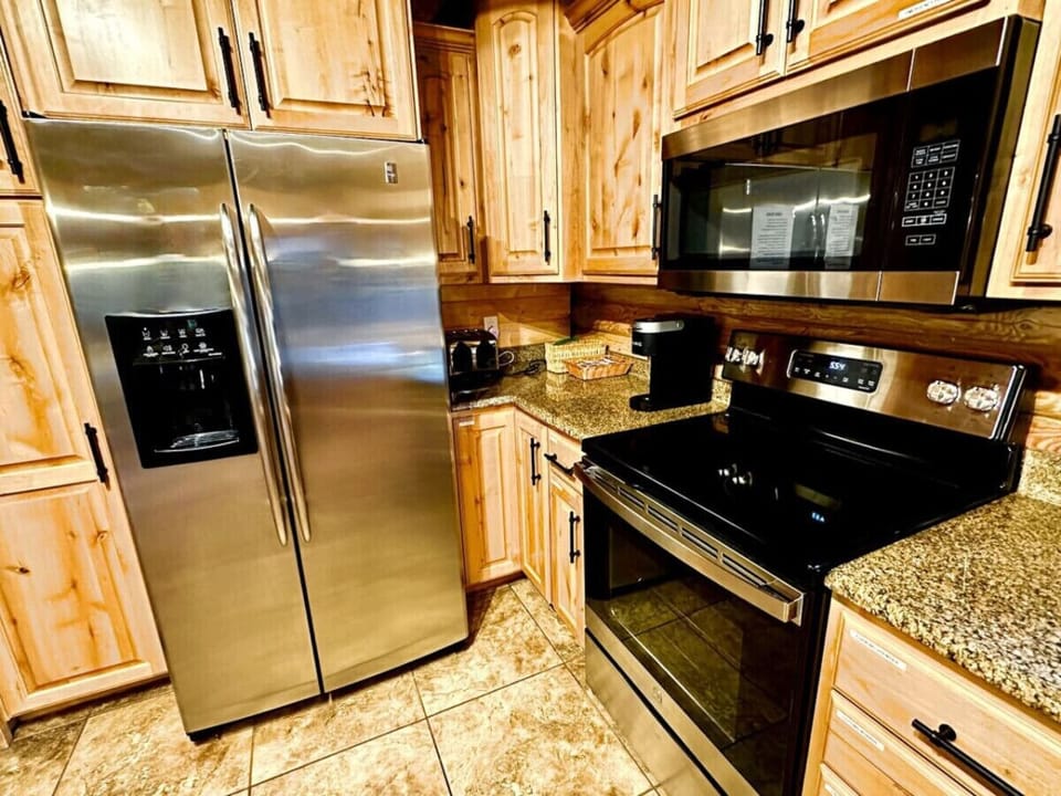 Fully equipped kitchen, complete with modern appliances and all the essentials you need.