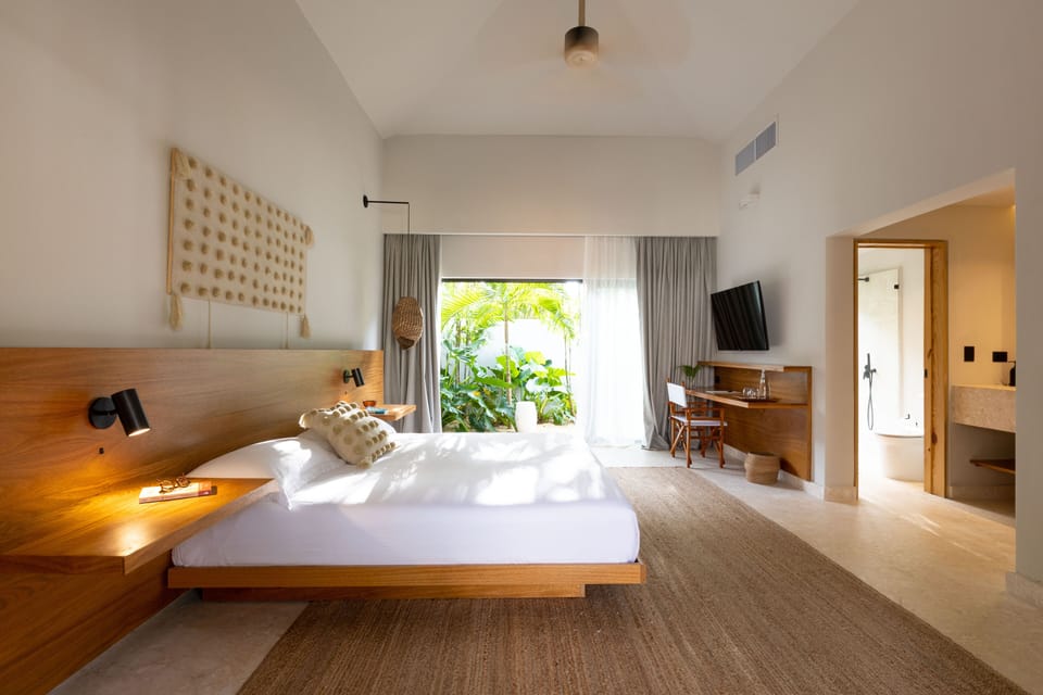 Casa Eden - Suite #1 with king size bed.