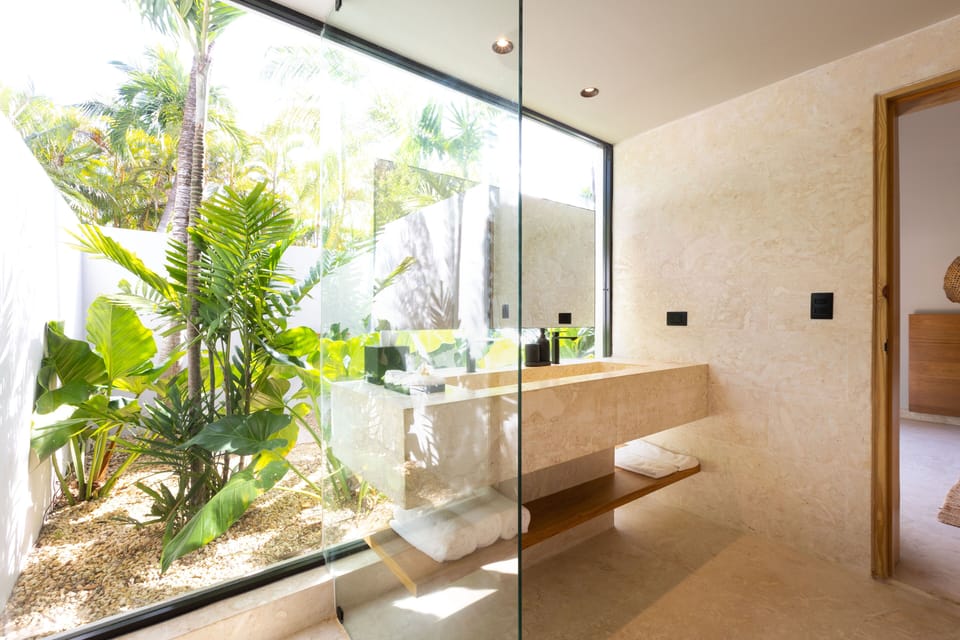 Casa Eden - Master Suite (suite #4) Bathroom.