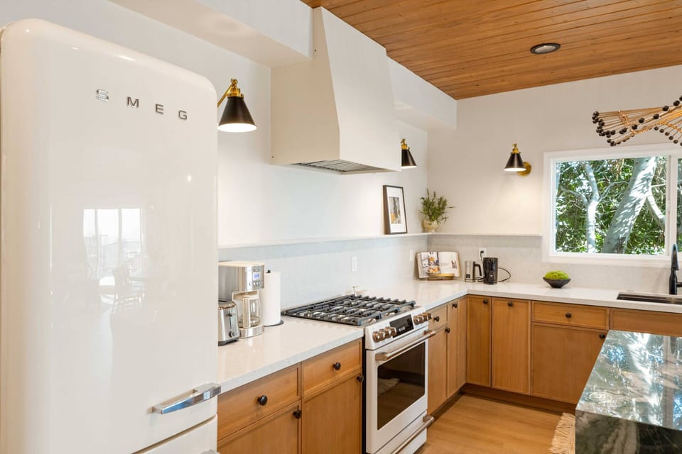 Fully Stocked and Equipped Kitchen