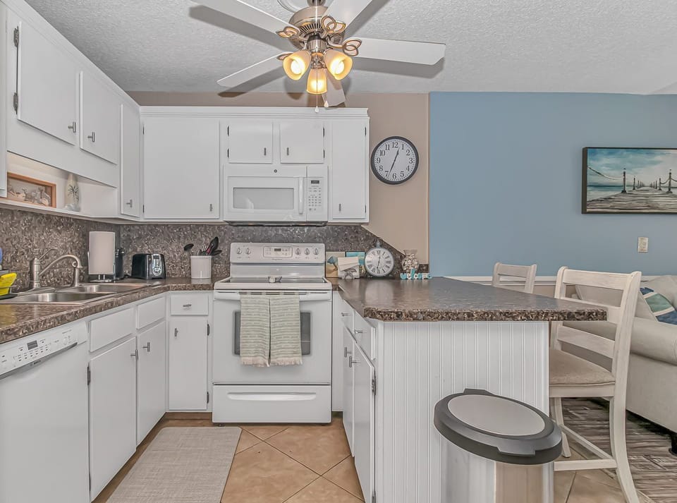 Fully Stocked Kitchen