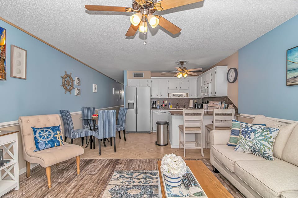 Living Room/Kitchen