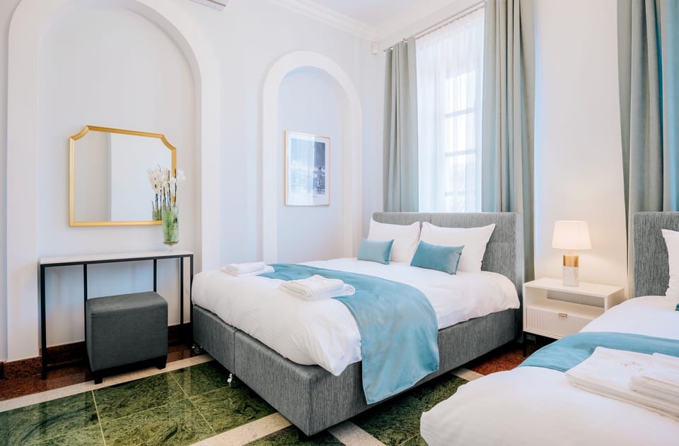 Design Apartment | Minibar, iron/ironing board, free WiFi, bed sheets