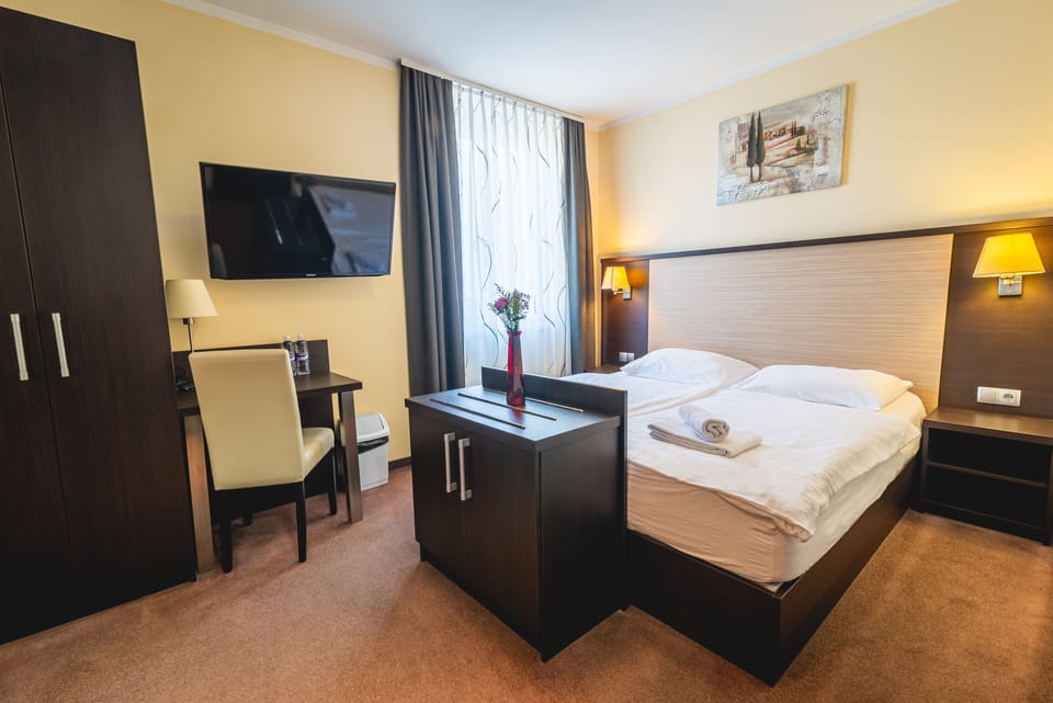 Standard Double Room | In-room safe, desk, laptop workspace, free WiFi