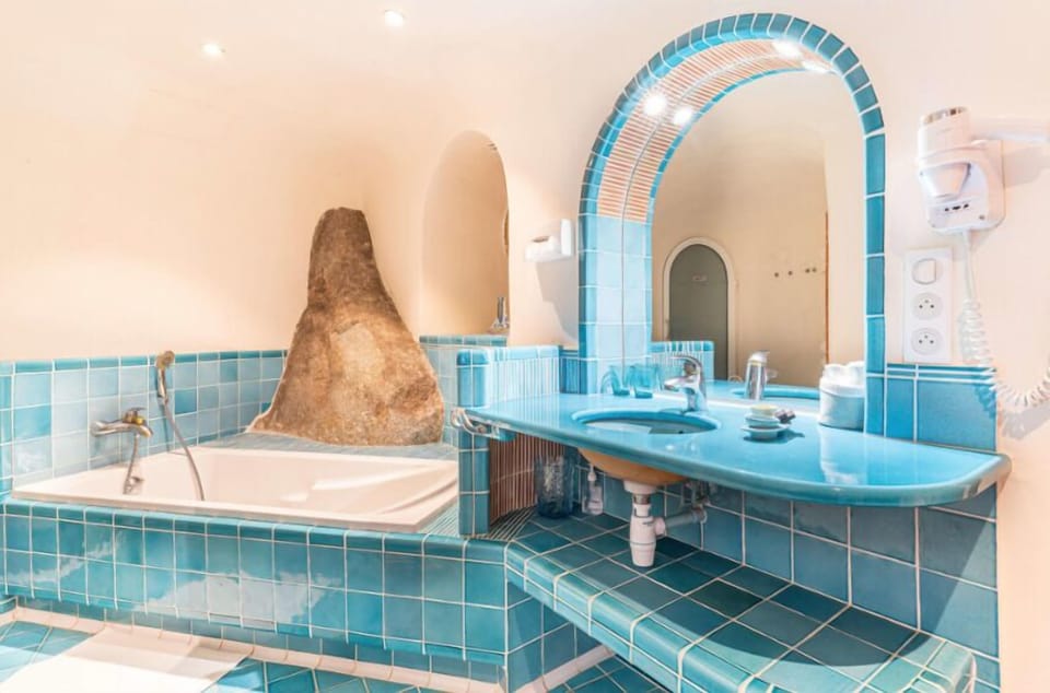 Grand Suite, Sea View | Bathroom | Hair dryer, bathrobes, towels, soap