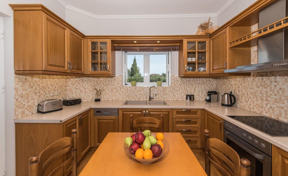 House, Smoking | 3 bedrooms, WiFi