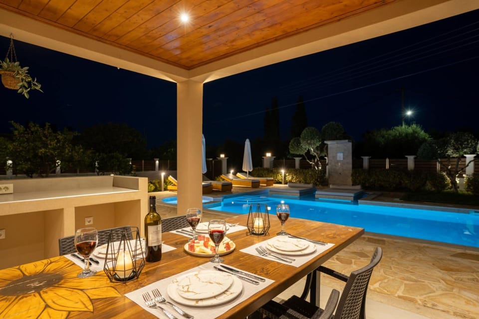 House, Smoking | 3 bedrooms, WiFi