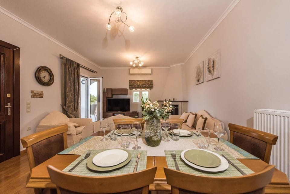 House, Smoking | 3 bedrooms, WiFi