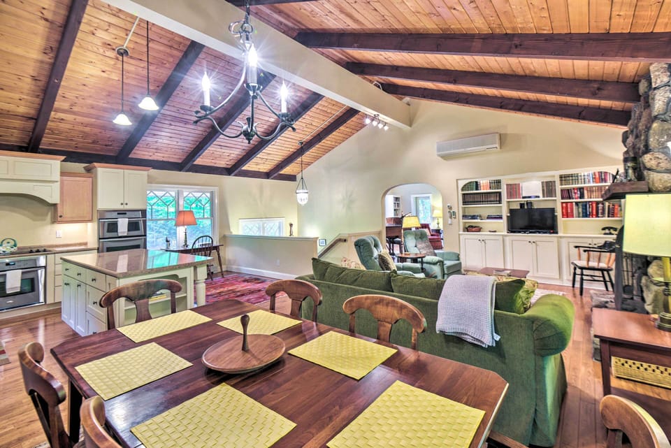 Dining Area | 2nd Floor | Coffee Maker | Cooking Basics | Blender