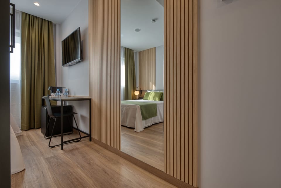 Double Room | Down comforters, minibar, in-room safe, desk