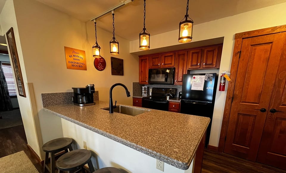 Elevation Vacation Rentals - Highland House 302 (1)
