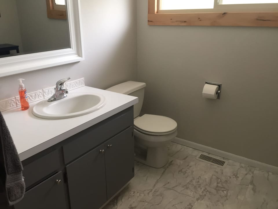 Upstairs bathroom 3