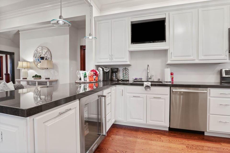 Fully Updated Kitchen
