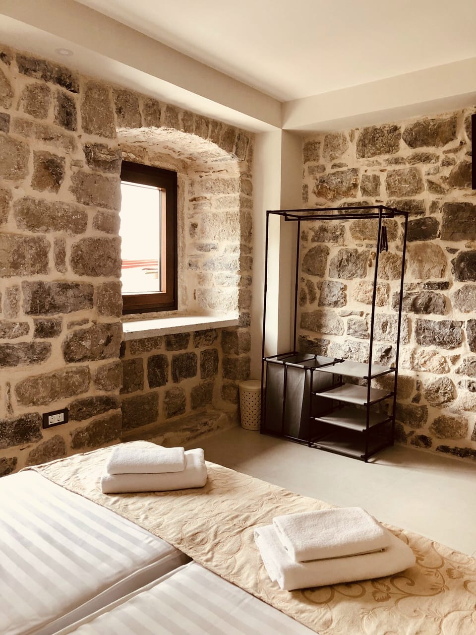 Classic Double or Twin Room, Shared Bathroom | Blackout drapes, soundproofing, free WiFi, bed sheets