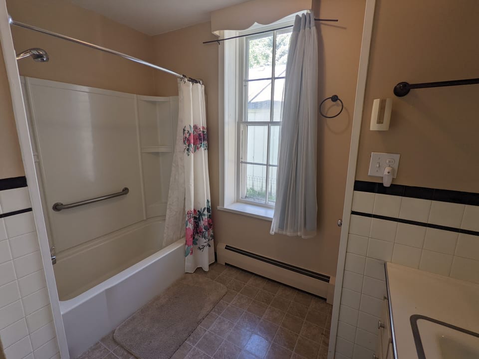 Private en-suite for bedroom A, ground floor