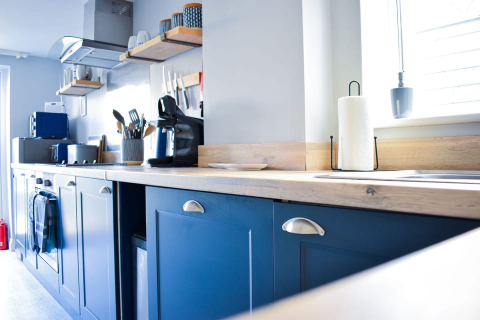 Seagull cottage fully equipped kitchen with integrated appliances