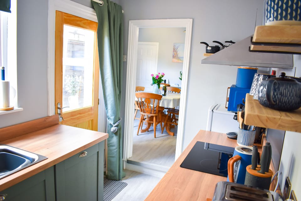 Curlew cottage fully equipped kitchen