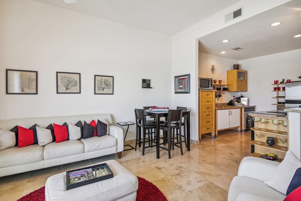 Condo (2 Bedrooms) | Property amenity