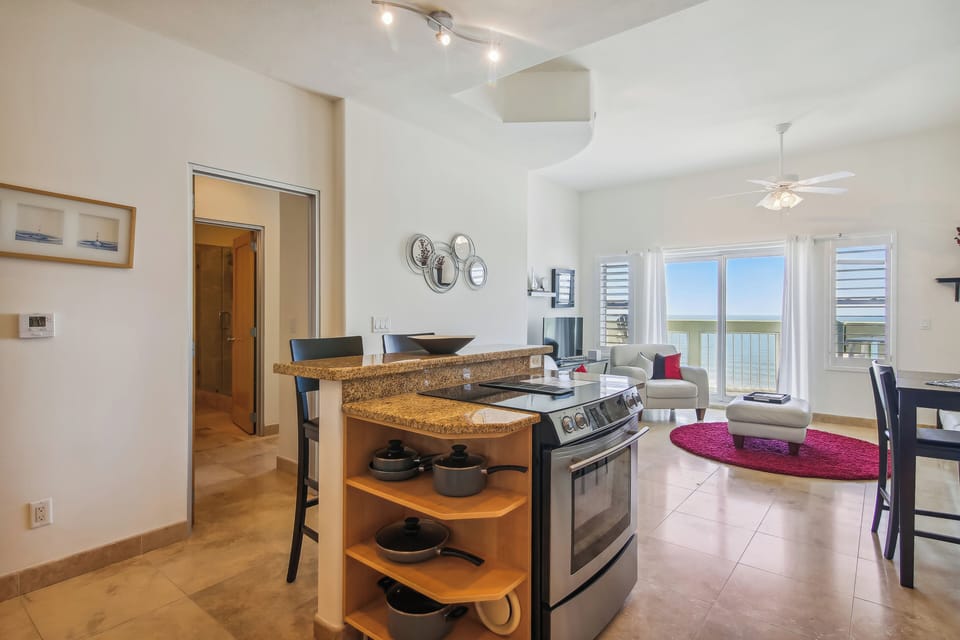 Condo (2 Bedrooms) | Property amenity
