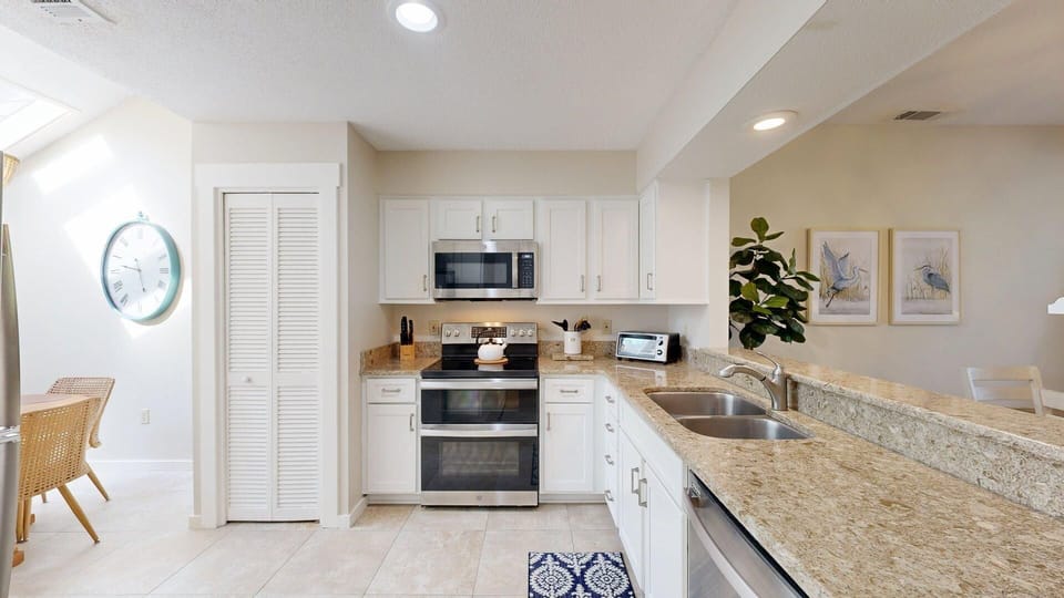 Fully Stocked Kitchen