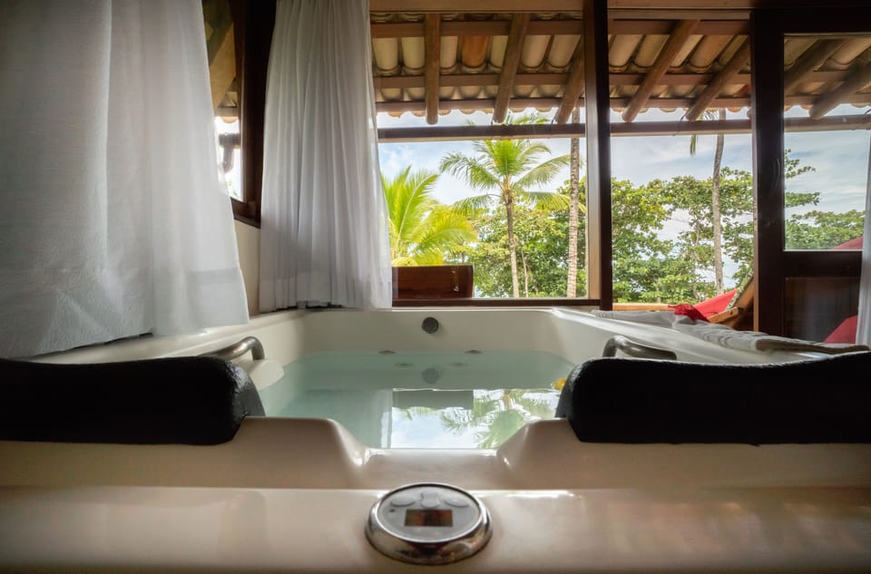Room (Master) | Egyptian cotton sheets, minibar, in-room safe, free WiFi
