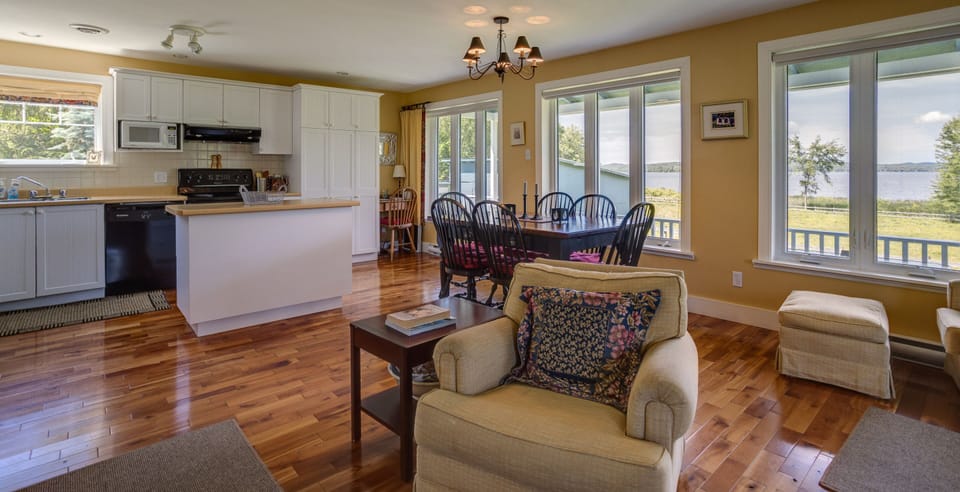 Deluxe House | Private kitchenette
