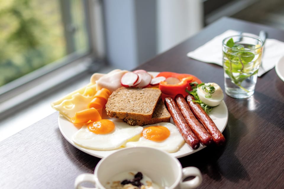 Daily buffet breakfast for a fee