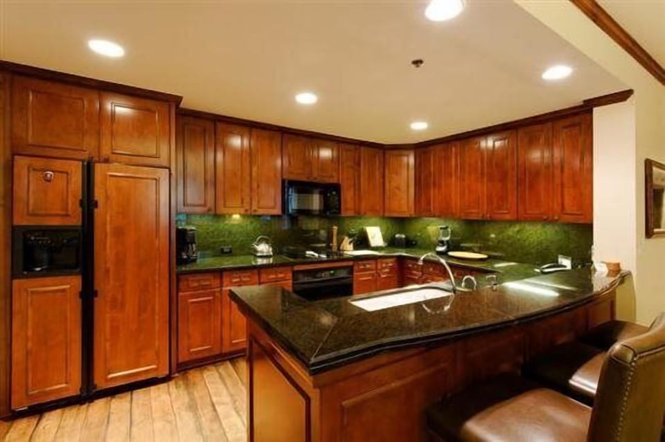 Condo (Aspen Ritz-Carlton 2 Bedroom Ski In, ) | Exterior