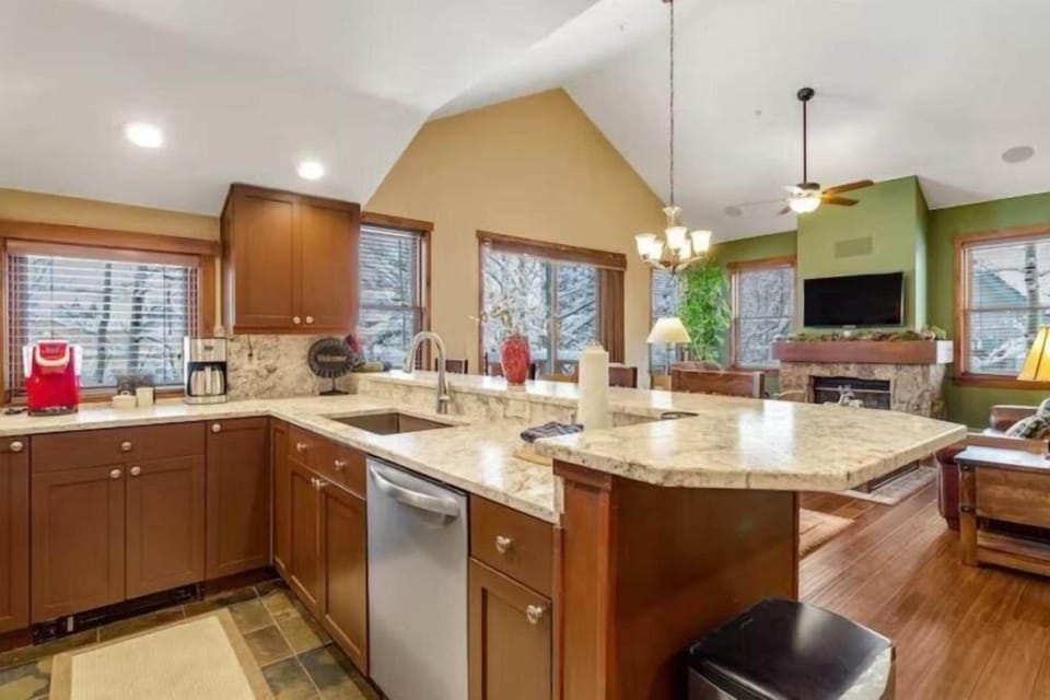 Condo (3 Bedroom Townhome in Downtown Brecke) | Exterior