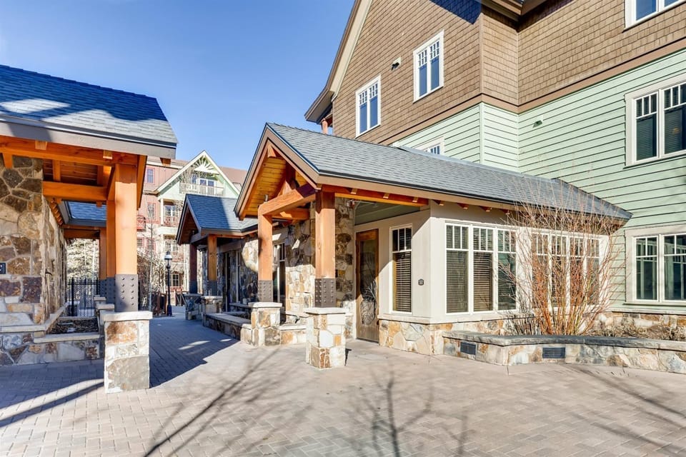Condo (Luxury 2 Bedroom Mountain Vacation Re) | Exterior