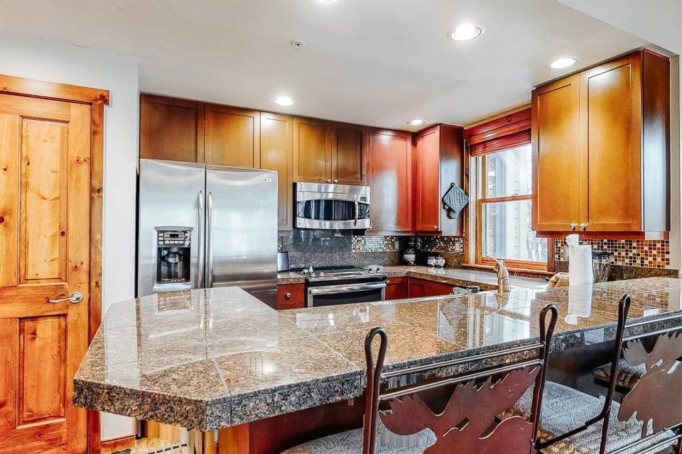 Condo (Perfectly Placed 2 Bedroom Vacation R) | Exterior