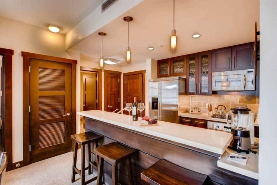 Condo (Luxury 2 Bedroom Ski in, Ski out Moun) | Exterior