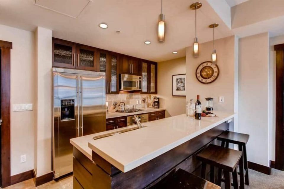 Condo (Luxury 2 Bedroom Ski in, Ski out Moun) | Exterior