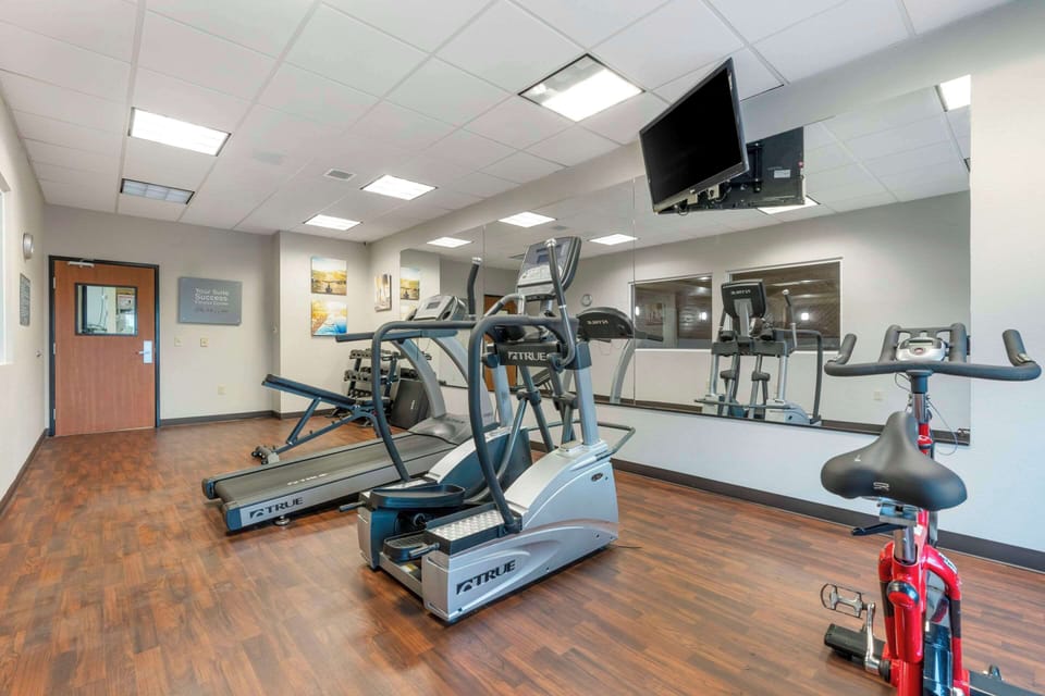 Comfort Suites Redding - Shasta Lake Hotel in Redding