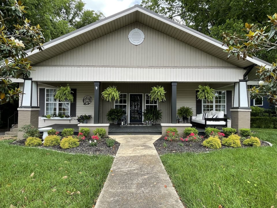 Welcome to Historic Belmont Avenue! 