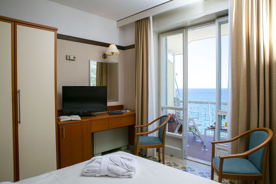 Superior Double Room, Balcony, Sea View Beach Included | Minibar, in-room safe, desk, soundproofing
