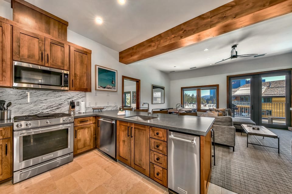 Room, Indoors, Flooring, Kitchen, Oven