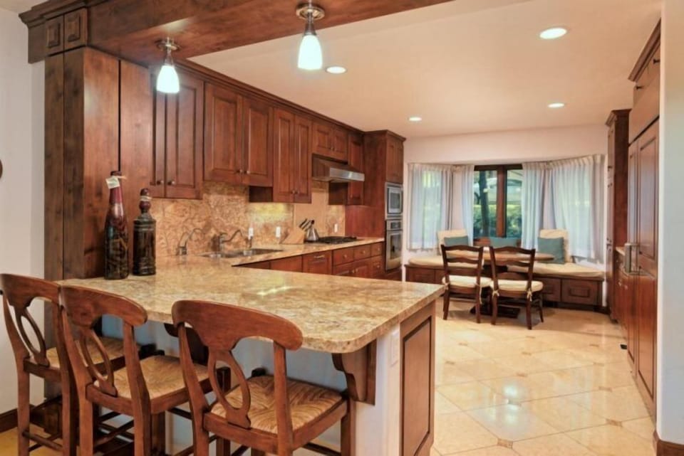 House (Premier Ski in, Ski out 2 Bedroom Col) | Private kitchen
