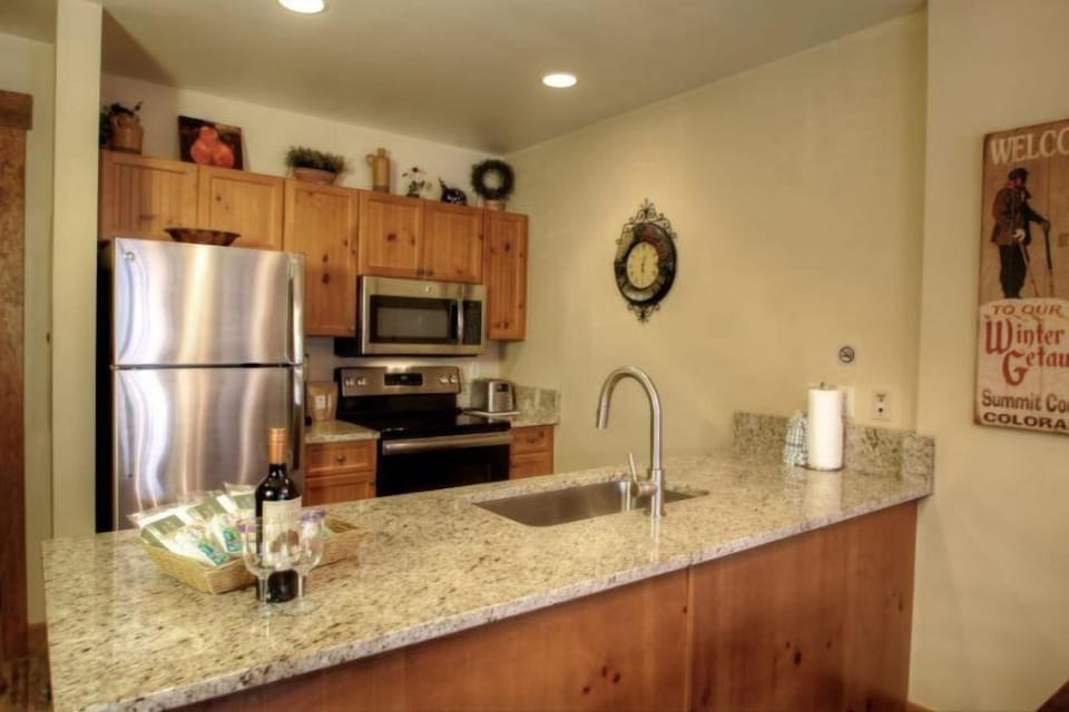 Condo (Beautiful 2 Bedroom Mountain Condo in) | Exterior